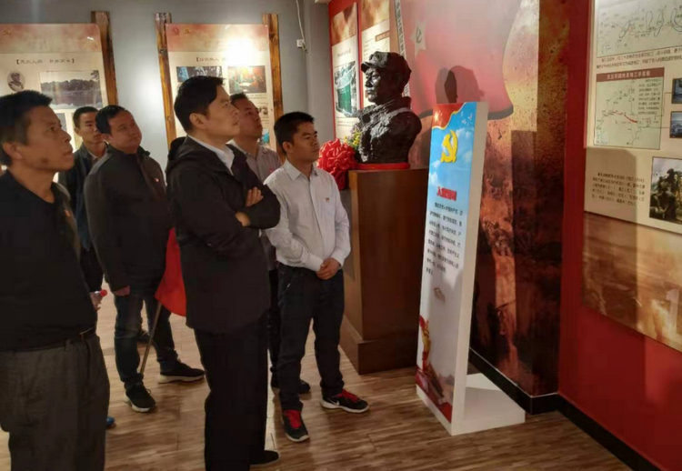 Z6尊龙党支部发展“不忘初心、服膺使命”主题党日活动