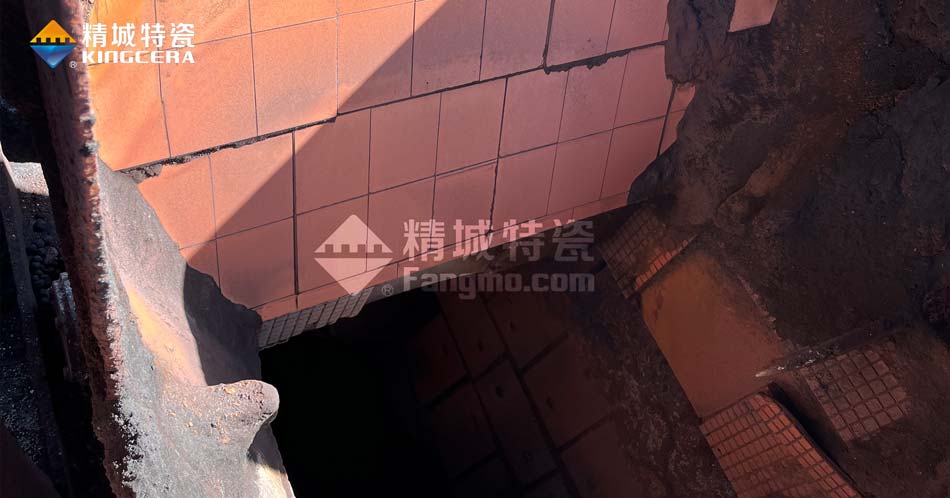 耐磨陶瓷衬板在某钢铁厂溜槽和料斗的成功利用